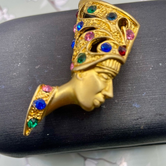 Gold Tone Nefertiti Brooch Pin with Multicolored Gems - Picture 2 of 7
